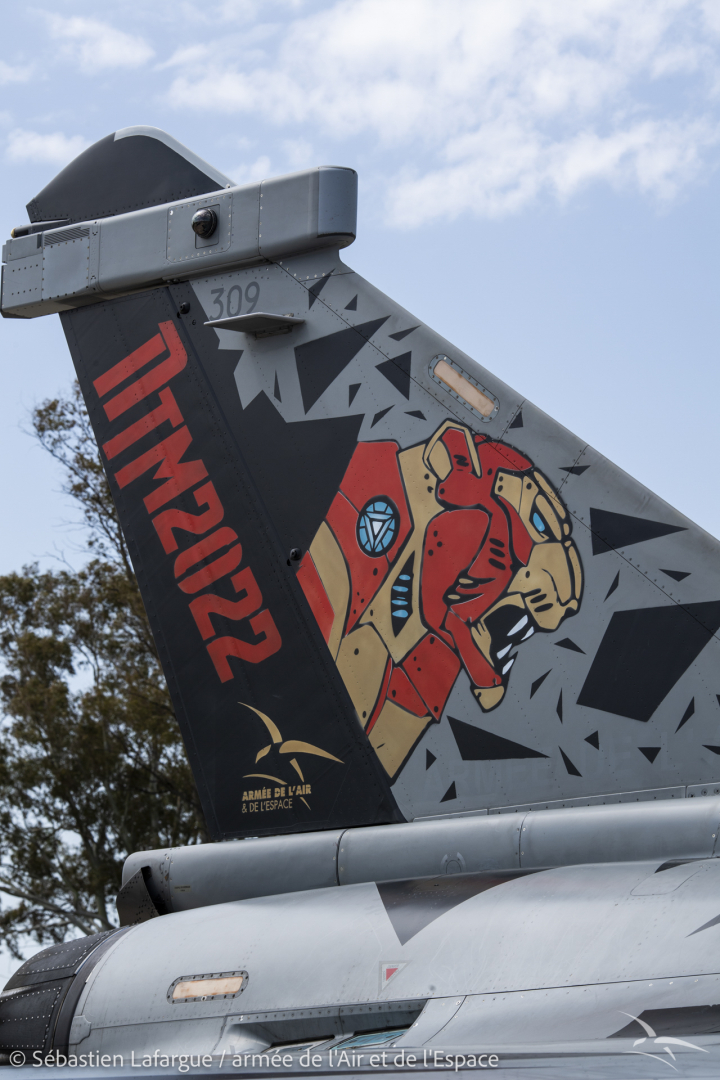 La dérive du Rafale de l'escadron de chasse 1/30 "Cote d'Argent" pour le Nato Tiger Meet 2022