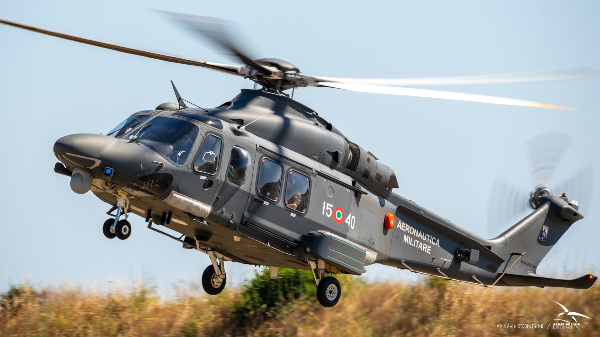 Hélicoptère participant à l’exercice « Hirondelle » 2022 sur la BA 126 de Solenzara