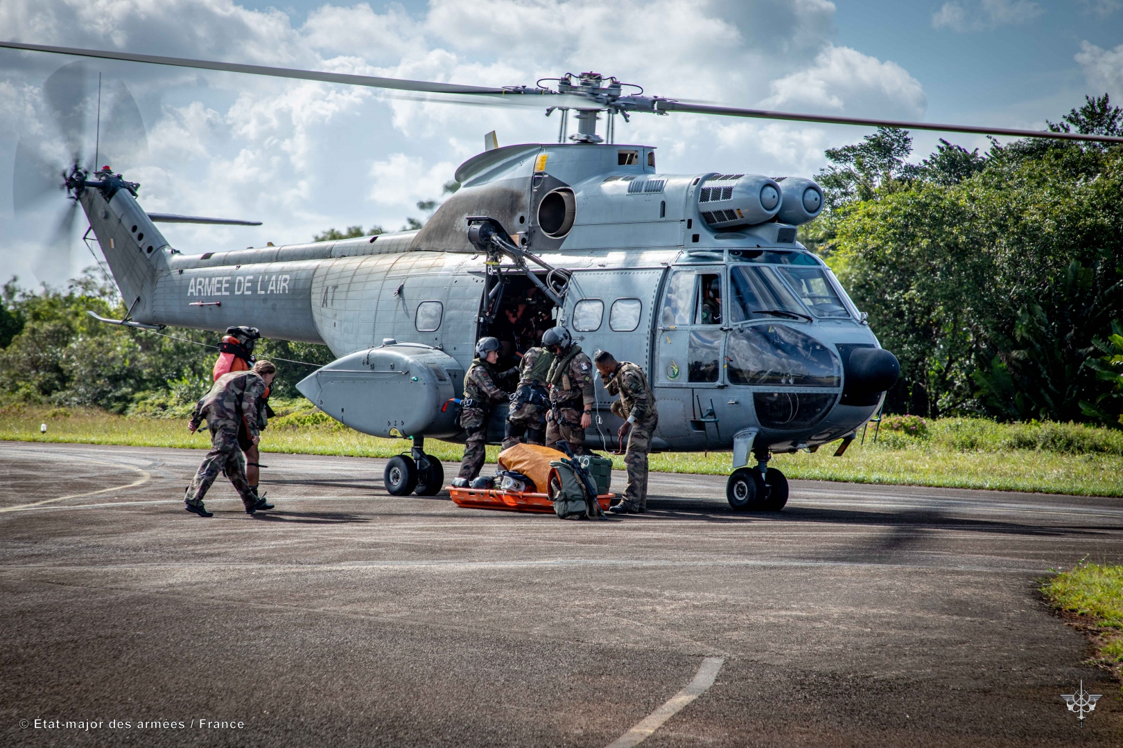 Opération de MEDEVAC réalisée par l'hélicoptère Puma