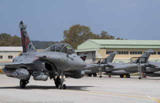 Un Rafale de la 30e escadre de chasse sur la base aérienne d'Araxos, en Grèce, dans le cadre du Nato Tiger Meet 2022
