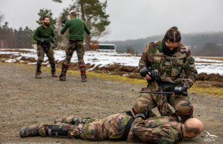 Des militaires s'exercent lors d'entraînements sur le camp brigade de La Courtine