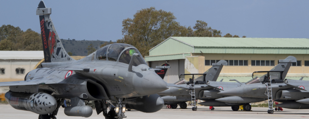 Un Rafale de la 30e escadre de chasse sur la base aérienne d'Araxos, en Grèce, dans le cadre du Nato Tiger Meet 2022