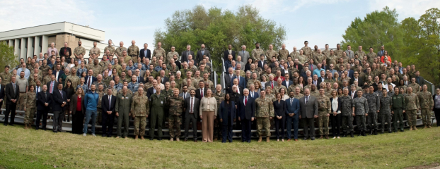 Photo de groupe des participants à l'édition 2023 de Schriever Wargame