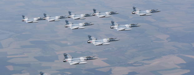 Dix des douze avions de chasse Mirage 2000-5 déployés pour l'édition 2023 de l'exercice "Saphir"