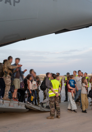 Arrivée des ressortissants sur la BA 188 de Djibouti. 