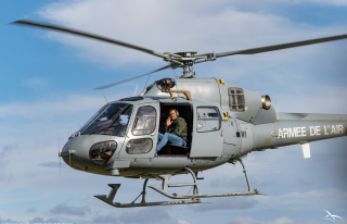 Richie MacCaw salue depuis l'hélicoptère de l'AAE