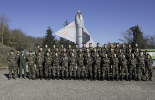 Les volontaires SNU sur la base aérienne 942 de Lyon-Mont Verdun