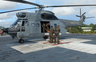 Un Puma est déployé dans le cadre d'une mission d'évacuation sanitaire d'urgence vitale réalisée par les Aviateurs de la BA 367